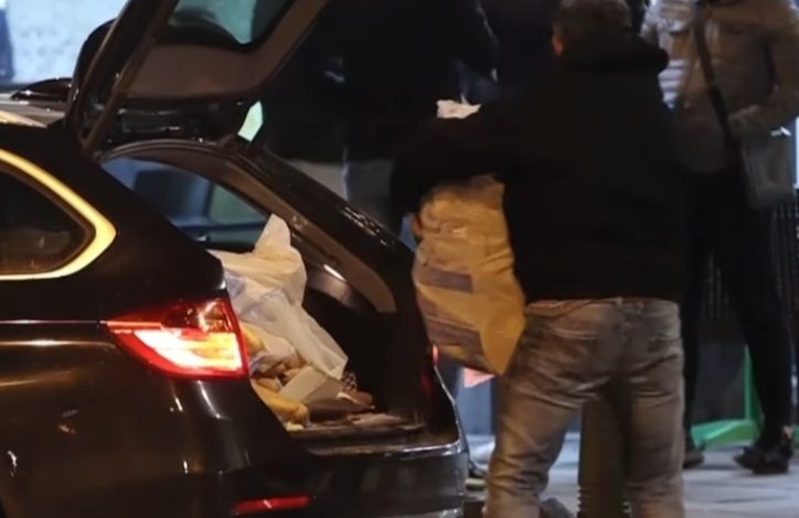 صورة مغربي.. يفتح فندقه للمحتاجين والمشرفين بشوارع بروكسيل
