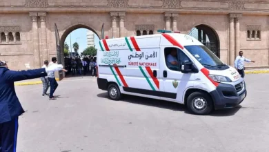 صورة تشييع جثمان.. عبد الحق خيام في مقبرة الشهداء بالبيضاء