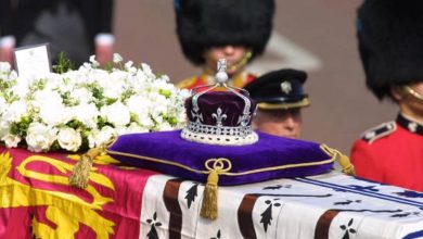 صورة الأمير مولاي رشيد يمثل جلالة الملك في مراسم جنازة الملكة إليزابيث الثانية