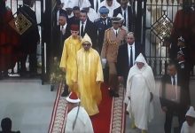 صورة وصول جلالة الملك إلى مقر البرلمان