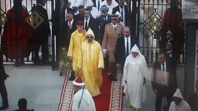 صورة وصول جلالة الملك إلى مقر البرلمان