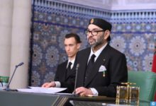 صورة صاحب الجلالة الملك محمد السادس يوجه خطابا ساميا إلى شعبه الوفي بمناسبة الذكرى السابعة والأربعين للمسيرة الخضراء