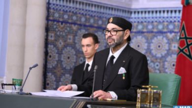 صورة صاحب الجلالة الملك محمد السادس يوجه خطابا ساميا إلى شعبه الوفي بمناسبة الذكرى السابعة والأربعين للمسيرة الخضراء