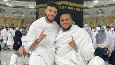 صورة مزراوي يؤدي مناسك العمرة بعد نهاية المونديال
