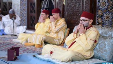صورة أمير المؤمنين يترأس الدرس الثاني من سلسلة الدروس الحسنية الرمضانية