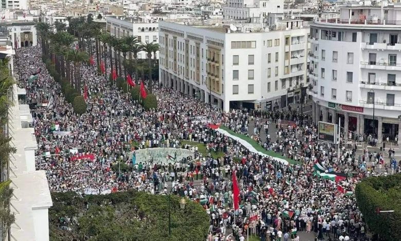 صورة مسيرة تضامنية بالرباط مع الشعب الفلسطيني