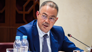 صورة لقجع يطلق “مشروع الأبطال”: منتخب الشباب المغربي.. حلم مونديال 2030 يبدأ من مصر! (يجمع بين الطموح والحدث الحالي)