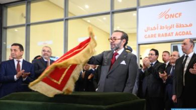 صورة جلالة الملك يعطي انطلاقة إنجاز خط السكك فائق السرعة بين القنيطرة ومراكش