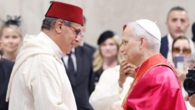 صورة أخنوش يمثل أمير المؤمنين جلالة الملك في حفل التنصيب الرسمي للبابا
