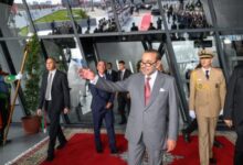 صورة جلالة الملك ..يدشن ويزور عددا من المشاريع الكبرى المندرجة في إطار إعادة هيكلة وتطوير المركب المينائي للدار البيضاء