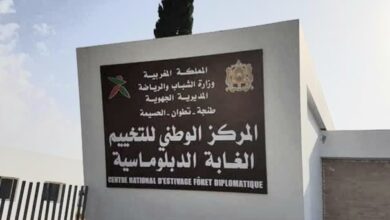 صورة طنجة تفتح ذراعيها لمتضرري فيضانات القصر الكبير ..استقبال 400 شخص من القصر الكبير بمركز “الغابة الدبلوماسية”