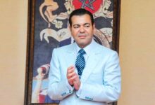 صورة صاحب السمو الملكي الأمير مولاي رشيد يترأس نهاية جائزة الحسن الثاني لفنون الفروسية التقليدية “التبوريدة” في دورتها الخامسة والعشرين