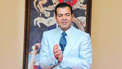 صورة صاحب السمو الملكي الأمير مولاي رشيد يترأس نهاية جائزة الحسن الثاني لفنون الفروسية التقليدية “التبوريدة” في دورتها الخامسة والعشرين