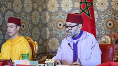 صورة جلالة الملك يترأس مجلسا وزاريا
